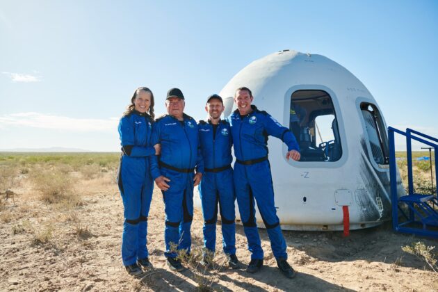blue origin ns18 astronauts capsule october 13 2021 630x420 1